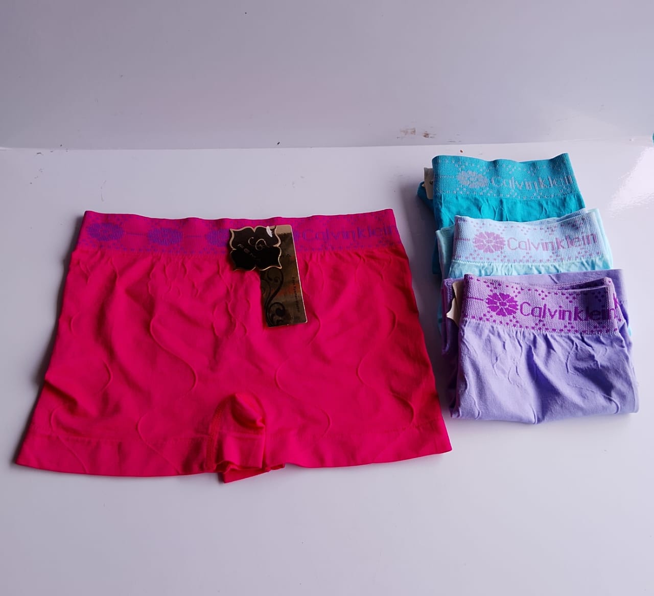 Celana dalam dewasa calvenklein